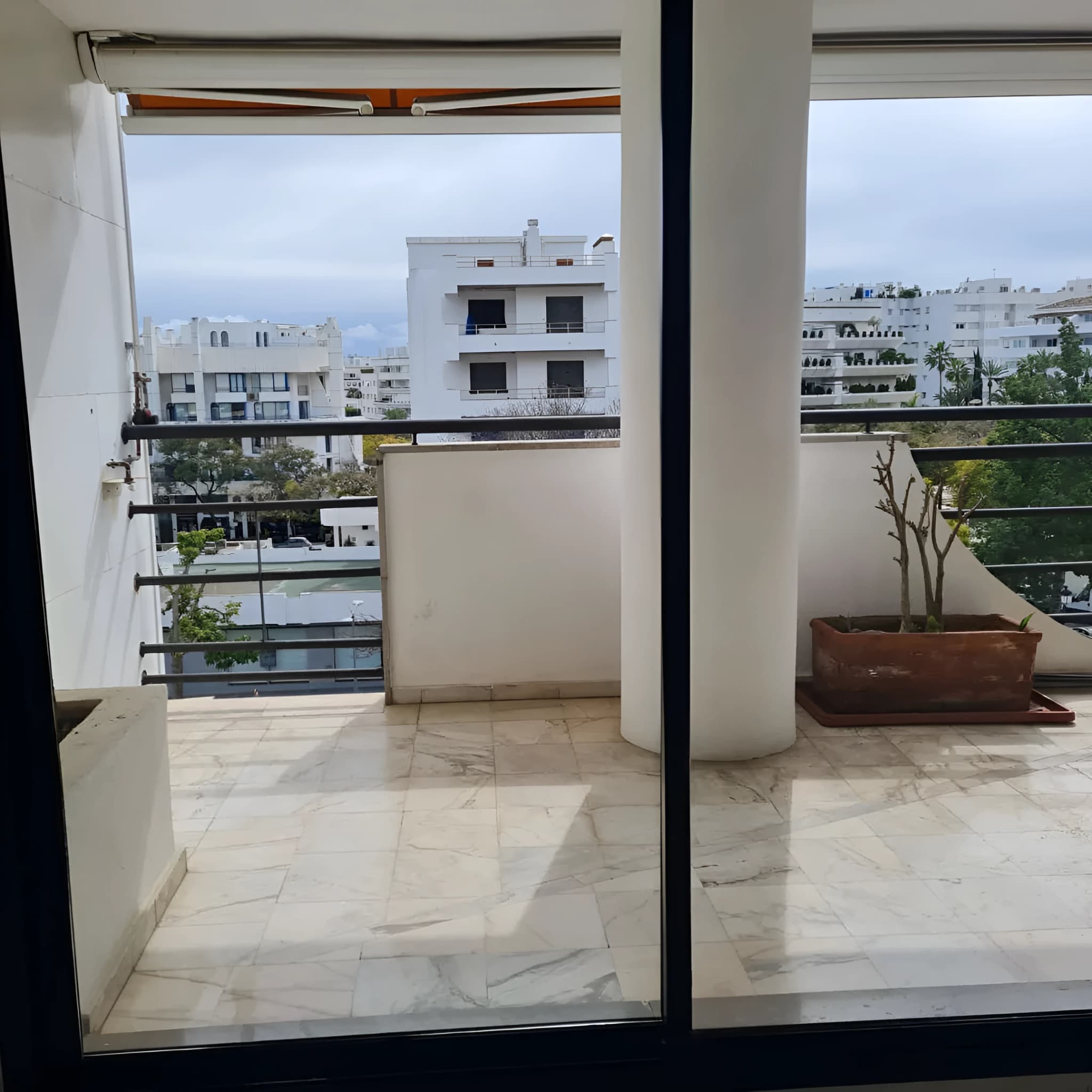 Houses with swimming pool in Sierra Blanca