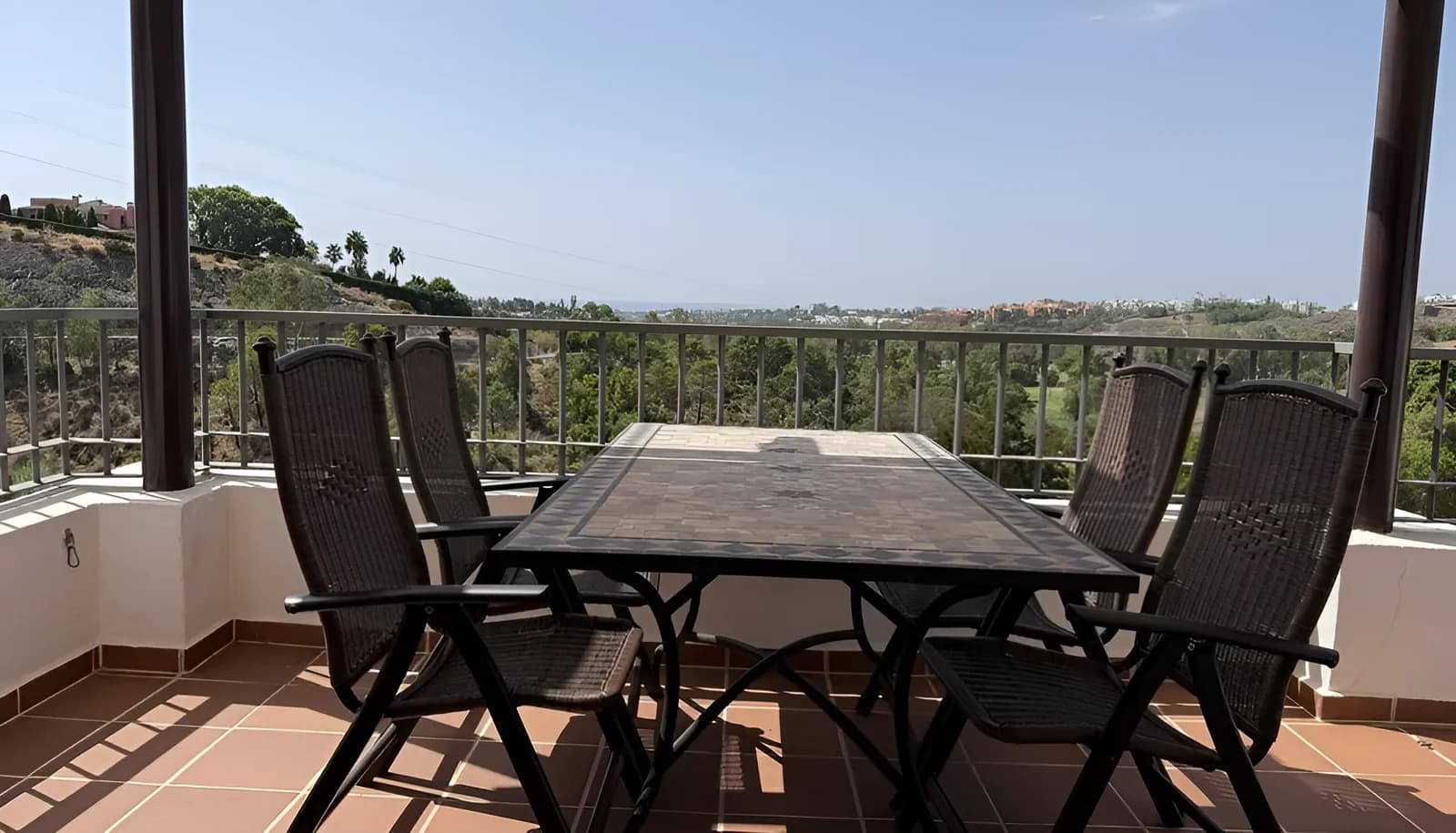 Apartments with swimming pool in Benahavís pueblo